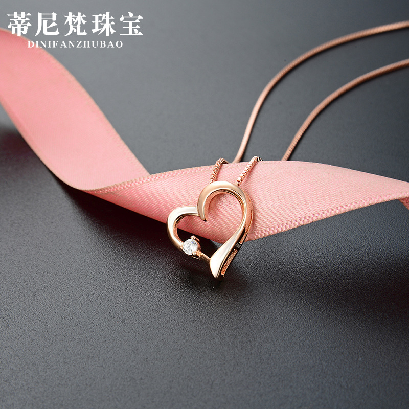COLLAR COLGANTE en forma de corazón de un solo diamante para mujeres s925 plata esterlina simple moda estilo coreano personalizado diamante incrustado accesorios de cadena de clavícula en forma de corazón