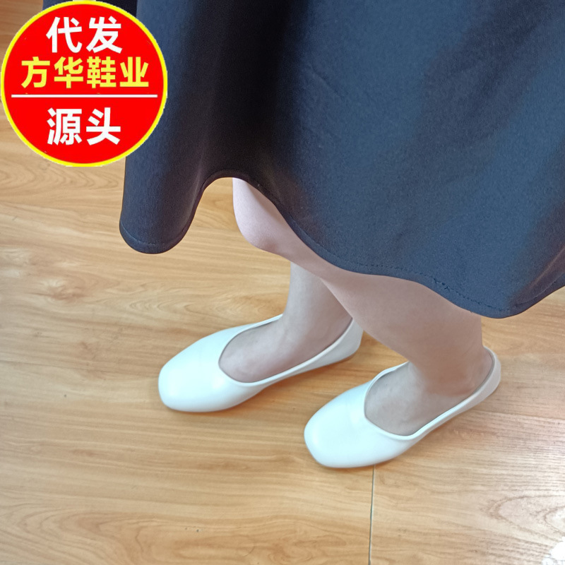 2026 verano nuevo color sólido versátil boca suave tacones bajos zapatos zapatos pequeños zapatos de cuero simple