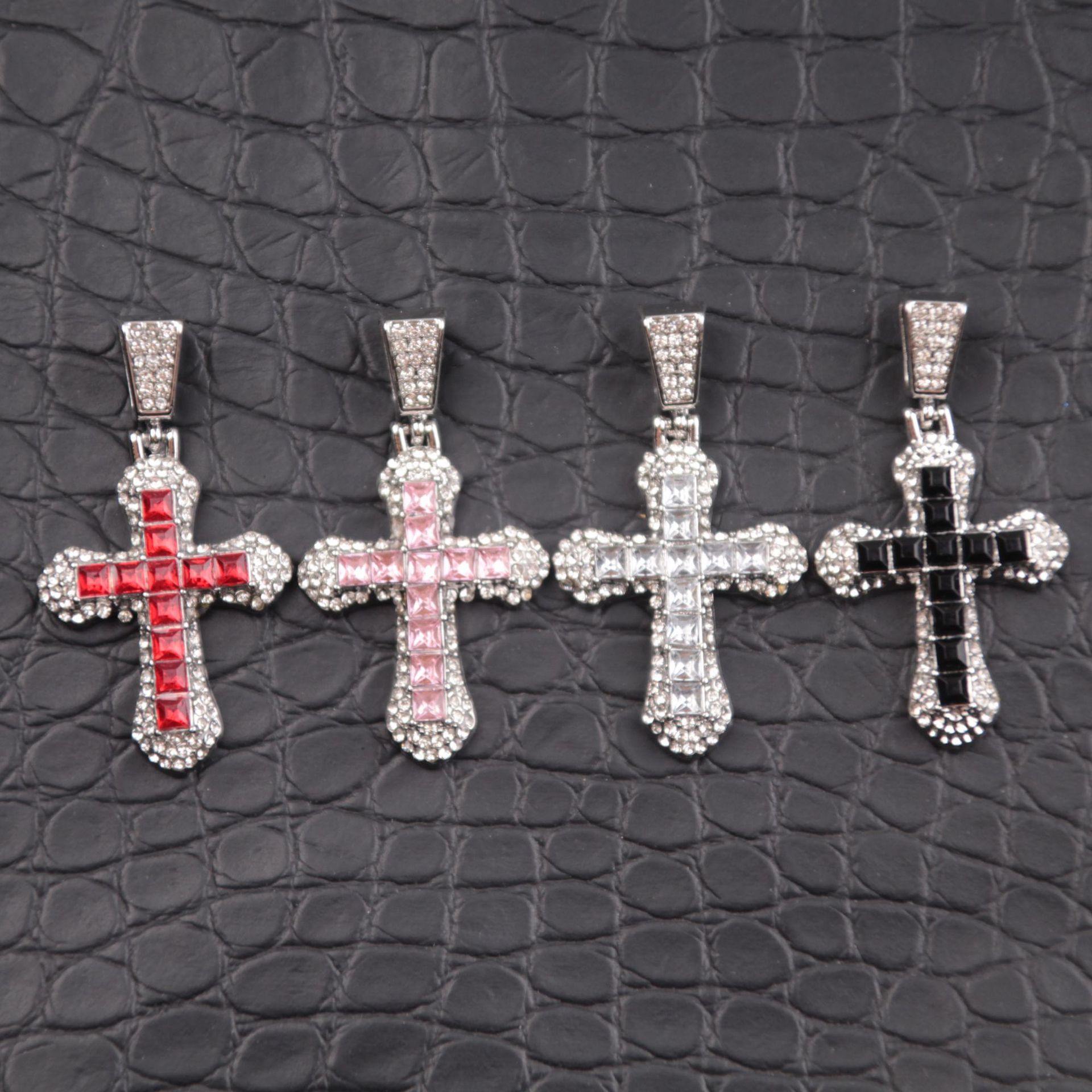 1 Piece Alloy Rhinestones Cross Pendant display picture 2