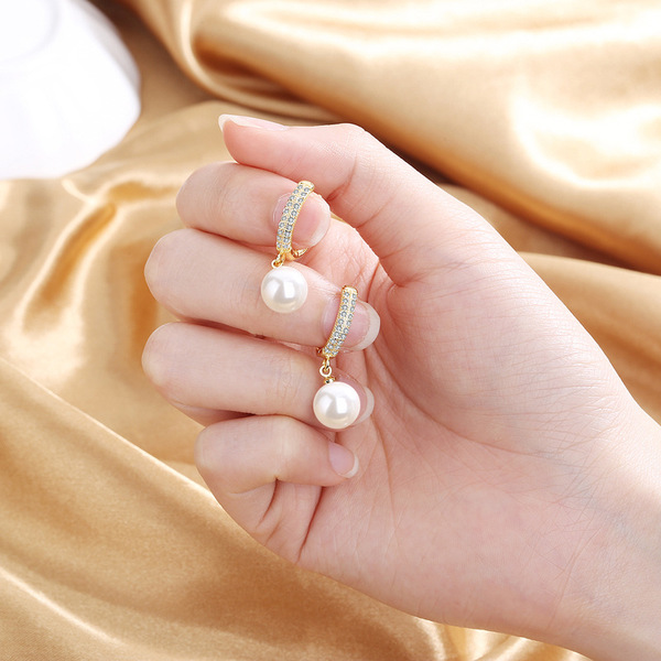 Fashionable trend elegant long earrings from pearl