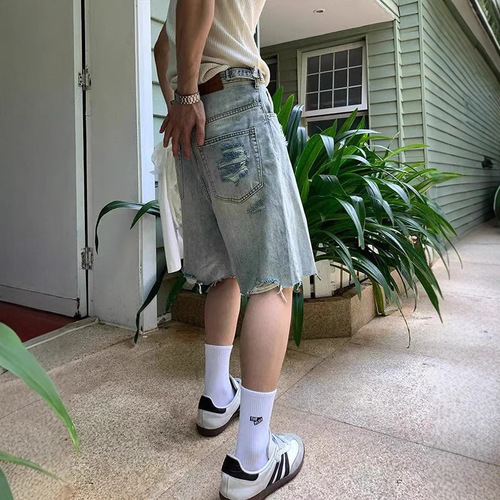 Vintage American style retro brand summer worn-in water-washed hole denim short men cool casual loose five-pocket pants for men