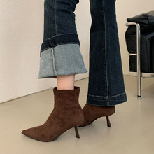 棕色细跟短靴女冬季2025年百搭法式弹力靴绒面尖头高跟瘦瘦靴时装