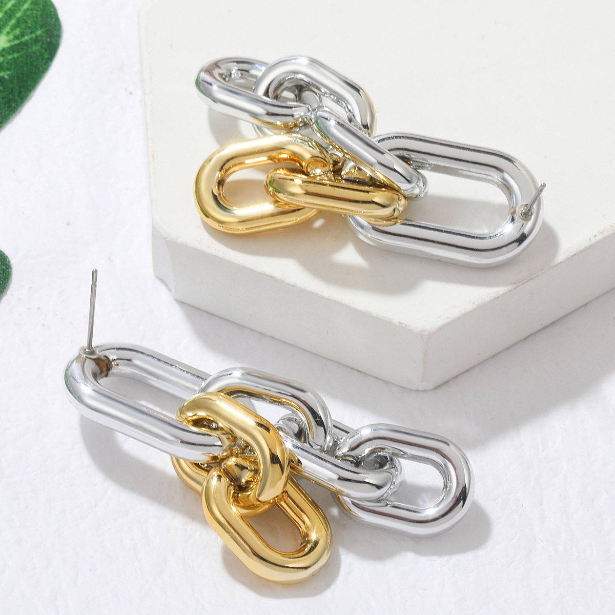 1 Pair Basic Modern Style Classic Style Geometric Solid Color Plating 304 Stainless Steel Arylic Drop Earrings display picture 16