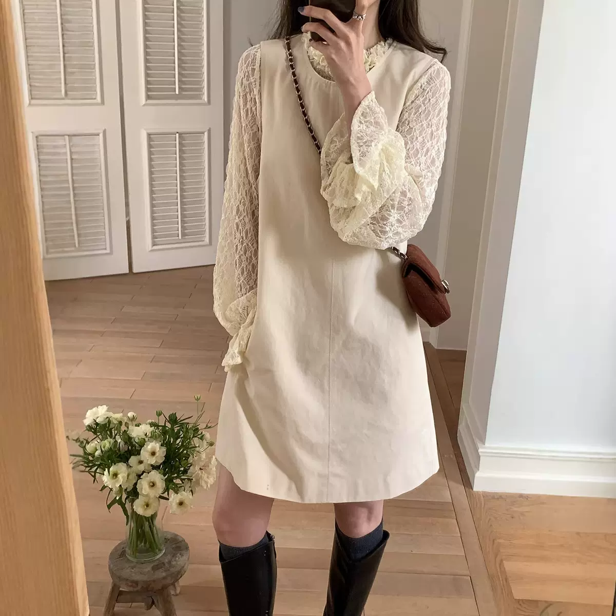 薇颂服饰2026春季新款法式气质木耳边圆领长袖打底蕾丝衫女上衣