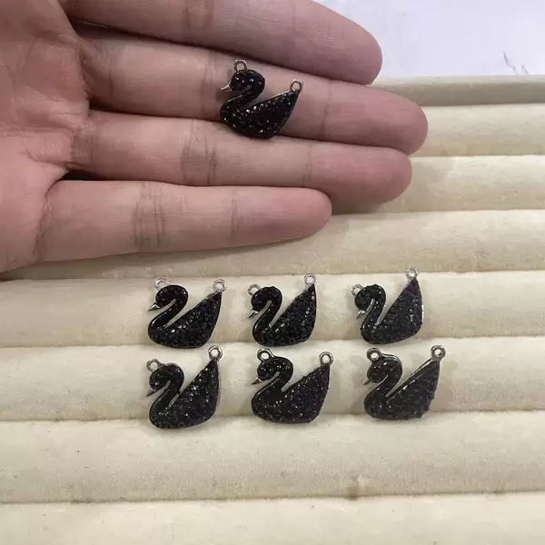Wholesale Personalized Versatile Exquisite Black Swan Necklace Pendant Accessories Fashionable Elegant Women's Earrings Bird Ear Jewelry Wholesale