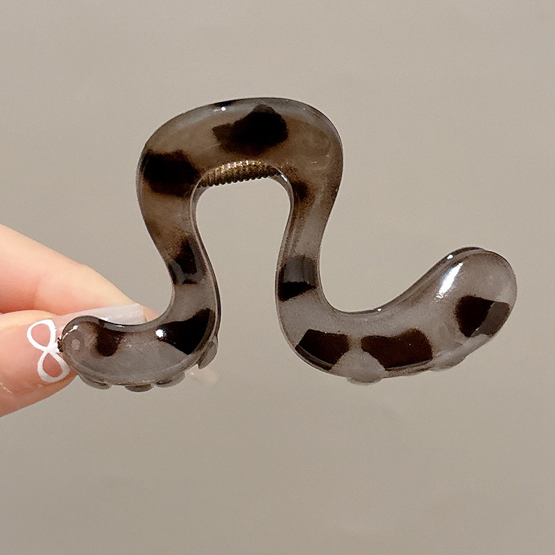 Nuevo cabello de gran tamaño más rascar broca de cabello de arco temperamento de alto nivel amoroso detrás del cerebro broca de perla tiburón