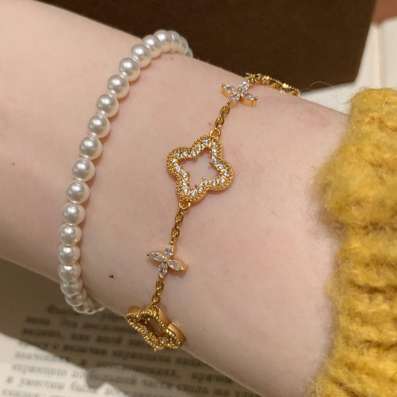 Leichtes Luxus-Armband im Vintage-Stil mit durchbrochenem vierblättrigem Kleeblatt, besetzt mit Diamanten, zweifarbig, hochglänzend, hochwertig._voghion.com