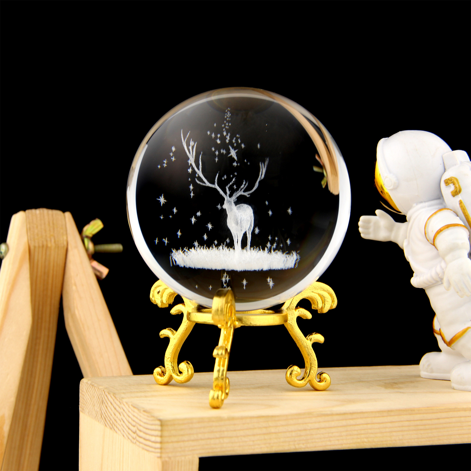 Fabricante de Puzhou, bola de cristal grabada, decoración para el hogar, venta al por mayor transfronteriza, adecuada para salas de estudio, gabinetes de TV y cualquier escena versátil.