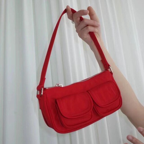 Korean niche personalized retro nylon multi-pocket commuting crossbody bag, new spicy girl versatile underarm bag