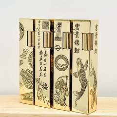[Zhurong] 手作り真鍮 R09 正方形彫刻ライターメンズトレンディなパーソナライズされた砥石防風ライター卸売