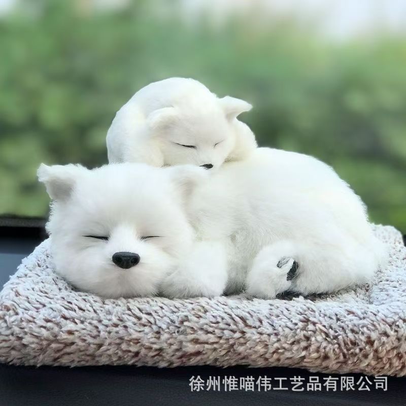 Madre e hijo Labrador blanco reclinado + cabello gris