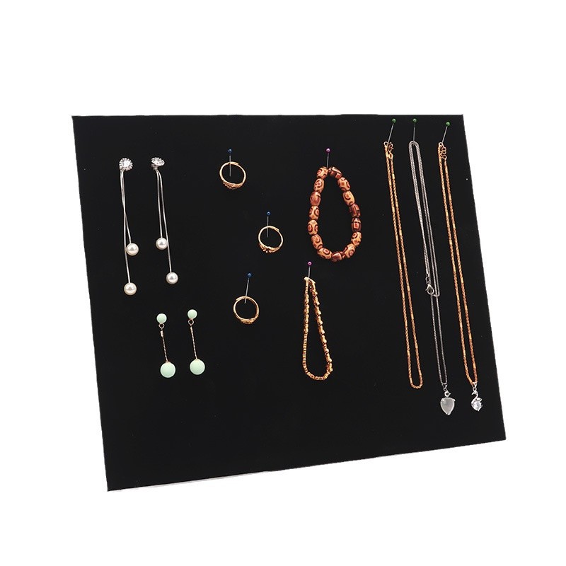 �����鱦���ɹҼ�������������չʾ�ܵ�̯ҹ�е��̳��аڷŵ���