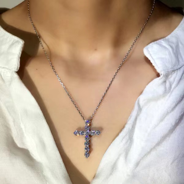 Streetwear Cross Copper Inlay Zircon Pendant Necklace display picture 3