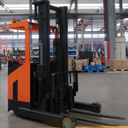 【官方直营】 RT15Q座驾式前移式叉车 非现货发货时间咨询客服