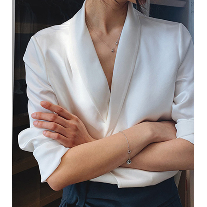 2026 Summer New Style V-Neck Long-Sleeved White Shirt for Women with a Unique Design, Hidden Buttons, Elegant Commuter Professional Top