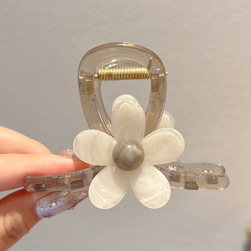 1# Flor beige de 5 pétalos 8cm