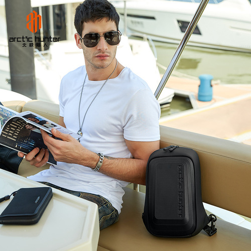 New fashion brand EVA hard shell crossbody bag, water repellent and pressure resistant motorcycle armor bag, cycling chest bag for men