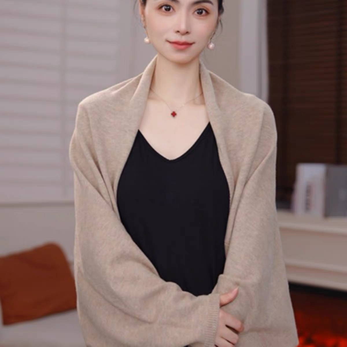Sleeved knitted shawl for women, suitable for spring and autumn, provides shoulder protection and warmth, ideal for wearing outside air-conditioned rooms; oatmeal-colored, buttonless cardigan-style scarf, wholesale