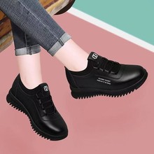 品牌断码新款圆头皮鞋百搭软底妈妈鞋春季女鞋子时尚运动休闲鞋