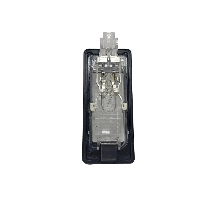 16D943021 is applicable to Volkswagen's new Passat new Lang Yilang line Sagitar Ming Rui Bora rear bar rear license plate lamp