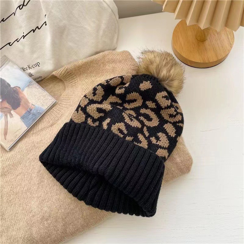 Für Damen, neue Herbst-Winter-Kollektion, vielseitig, grenzenlos, europäisch-amerikanisch-koreanische Version, Leopardenmuster, Bommel, warm gestrickt_voghion.com