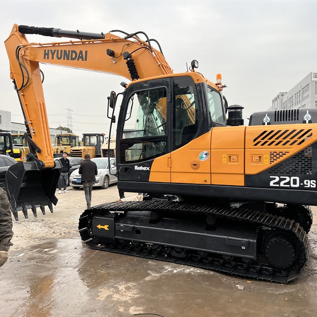 Excavadora moderna 220 - 9S de alta eficiencia y alta calidad de segunda mano exportada a Chile con buen rendimiento y productos de alta calidad image 6