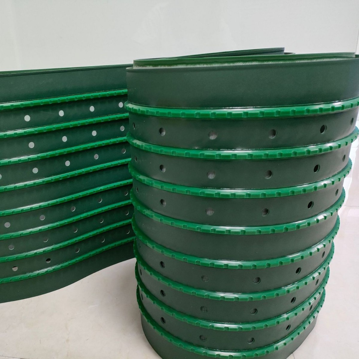 定//制 PVC绿色输送带 打孔包边加导条 耐磨 工业皮带