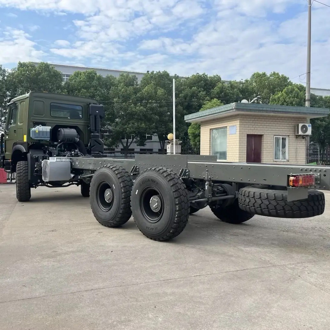 Howo front four-wheel rear eight-wheel engineering dump truck, Hongyan Genlyon heavy-duty muck transport vehicle, motorcycle two-wheeler, trading market