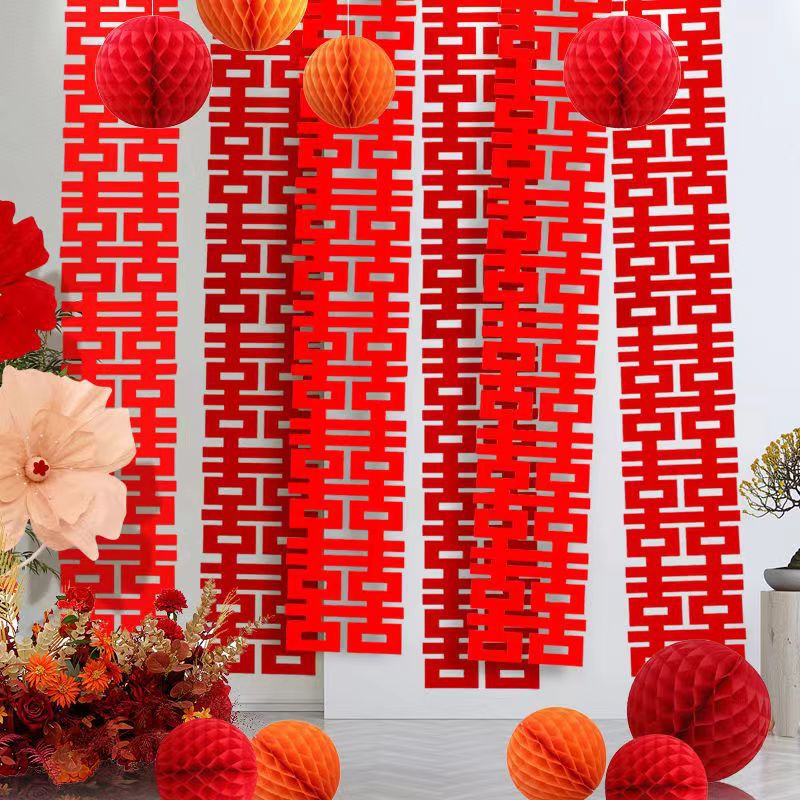 Customized Wedding Decoration Supplies for Living Room, Including Garlands, Lanterns, Couplets, and Festive Red Wedding Decorations