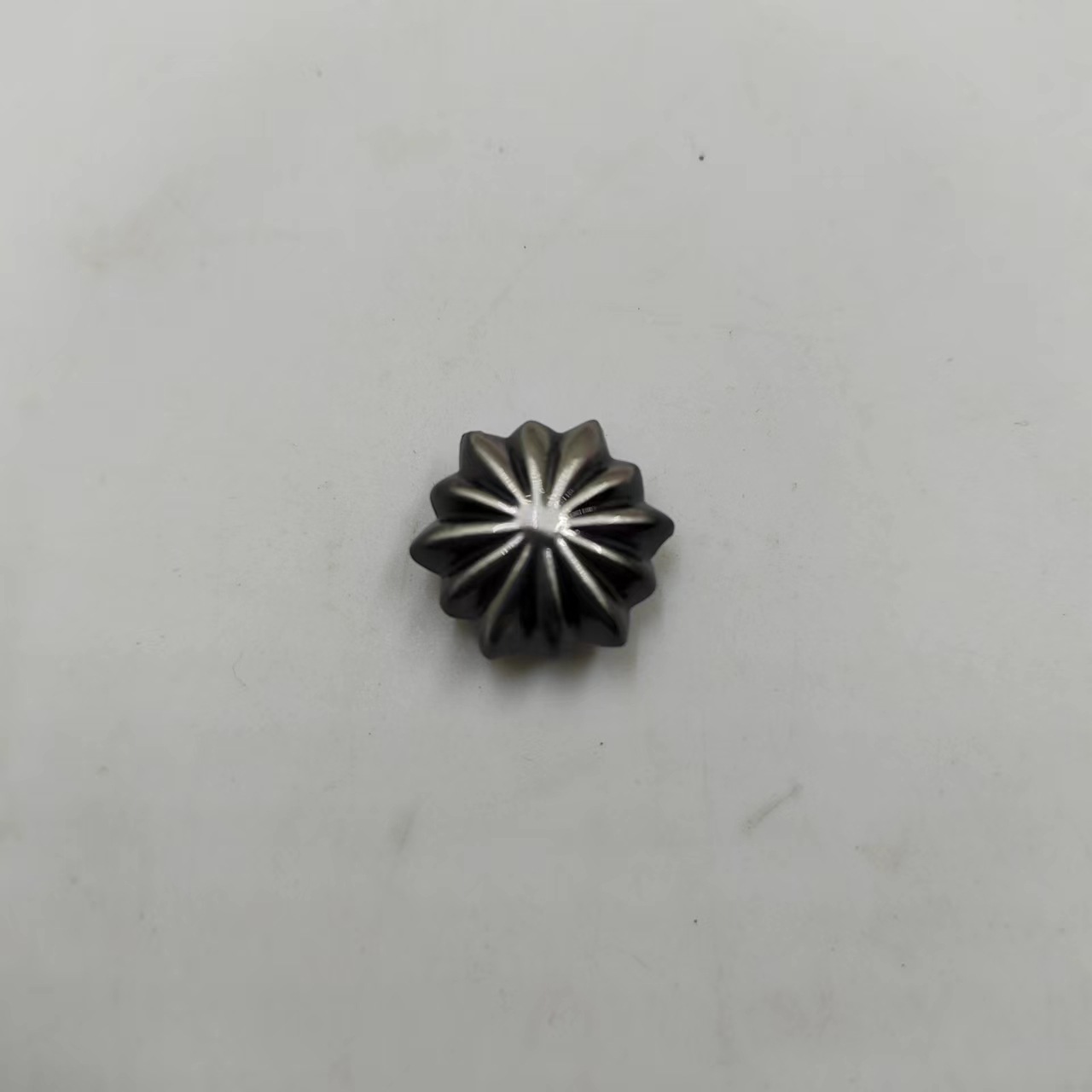 皮芸革具DIY財布バックル太陽菊花釘レトロ装飾多角リストベルトベルト箱財布