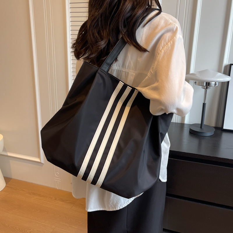 Cross-Border Korean Style Canvas Bag for Women 2025 New Niche High-End Fashion Commuting Class Large-Capacity Shoulder Tote Bag