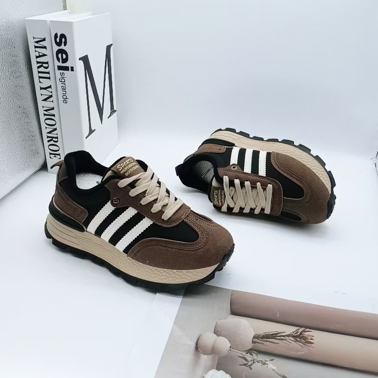 2025 invierno nuevo estilo de moda de algodón cuatro estaciones de piel de terciopelo cómodas zapatos de mujer Agan zapatos deportivos de mujer