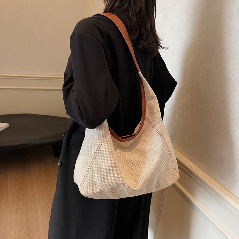 2024 otoño y invierno nuevo tipo de bolso de hombro casual bolso de mujer nicho diseño de gran capacidad de hombro mochila