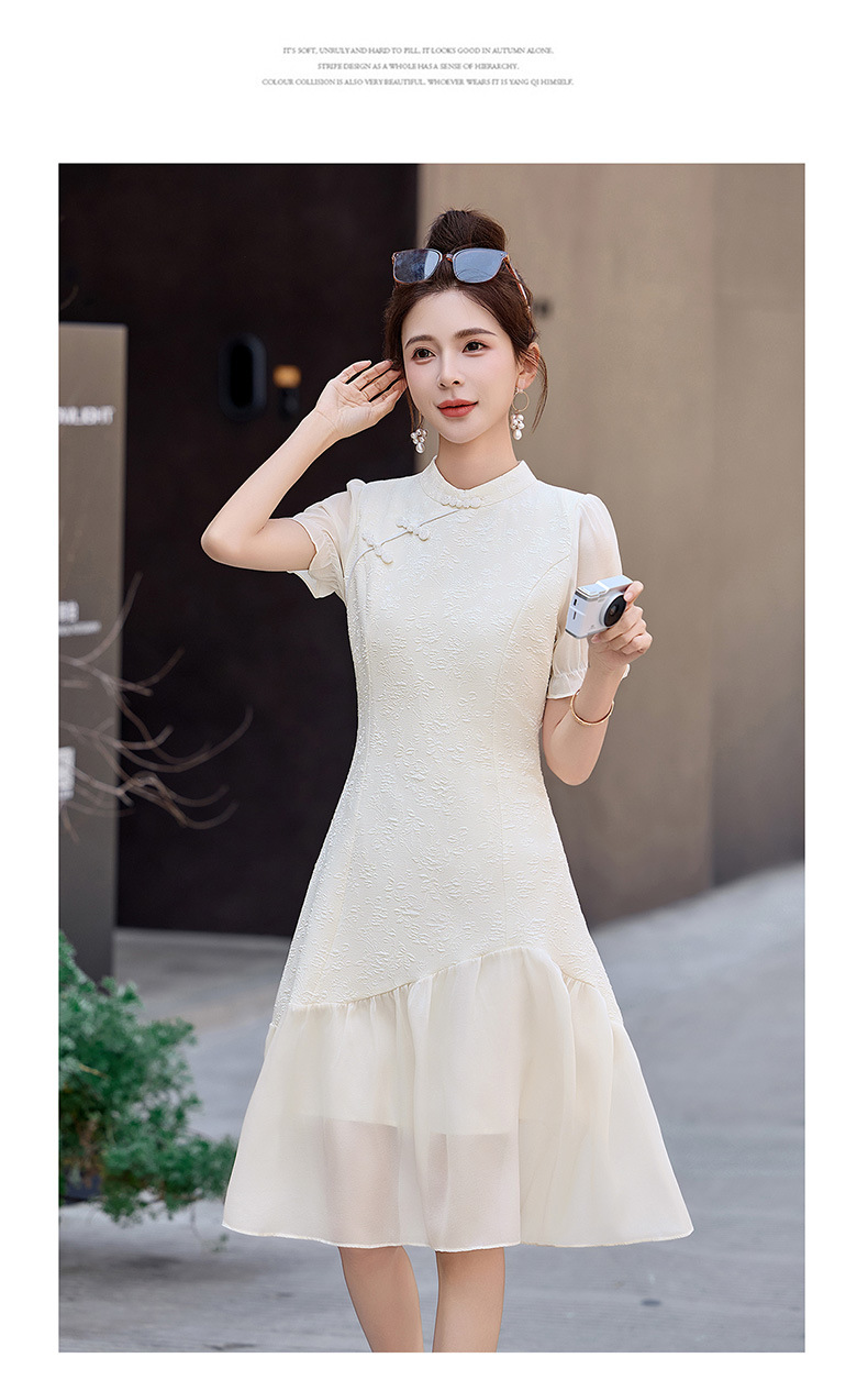 Đầm suông midi tân cổ điển tay ngắn cổ đức, thắt eo nhẹ, phong cách Trung Hoa hiện đại — màu trắng ngà chi tiết 16
