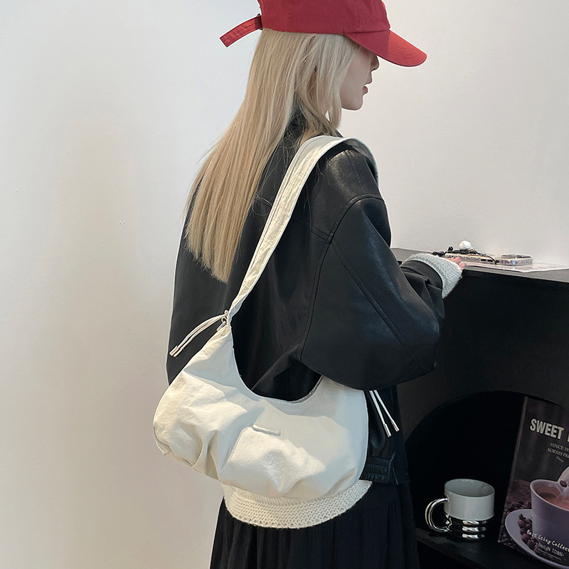 Colorful Fox Korean New Women's Pleated Shoulder Armpit Bag High-End Pure Color Niche Crossbody Bag Colorful Fox Korean New Women's Pleated Shoulder Armpit Bag High-End Pure Color Niche Crossbody Bag