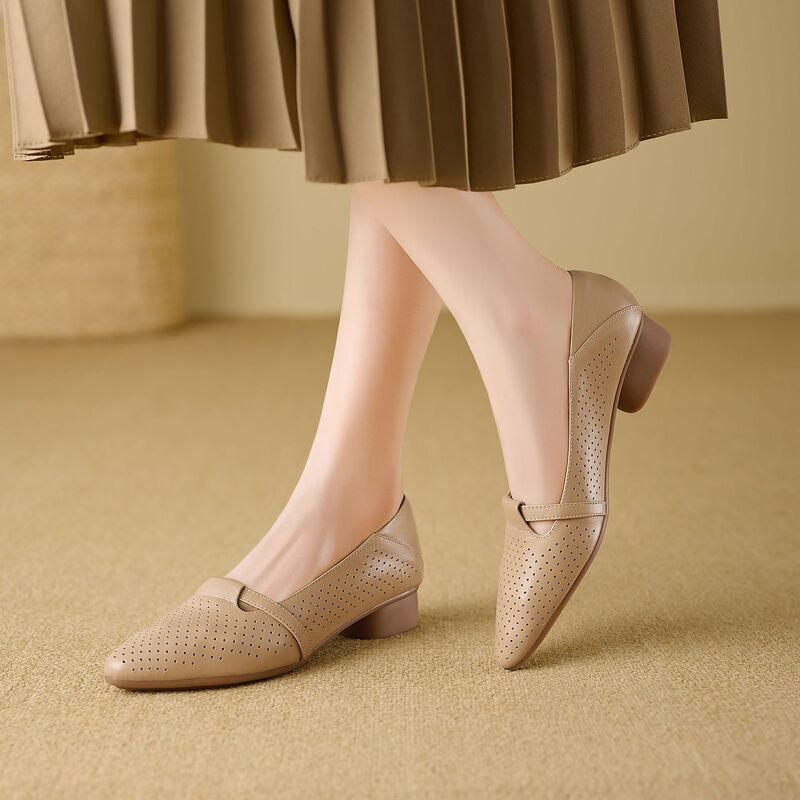 Retro Breathable Clogs Texture 2025 Spring & Fall Thick Medium Heel Shallow Mouth Cut Out French Style Beautiful and Not Tiring Flats for Women