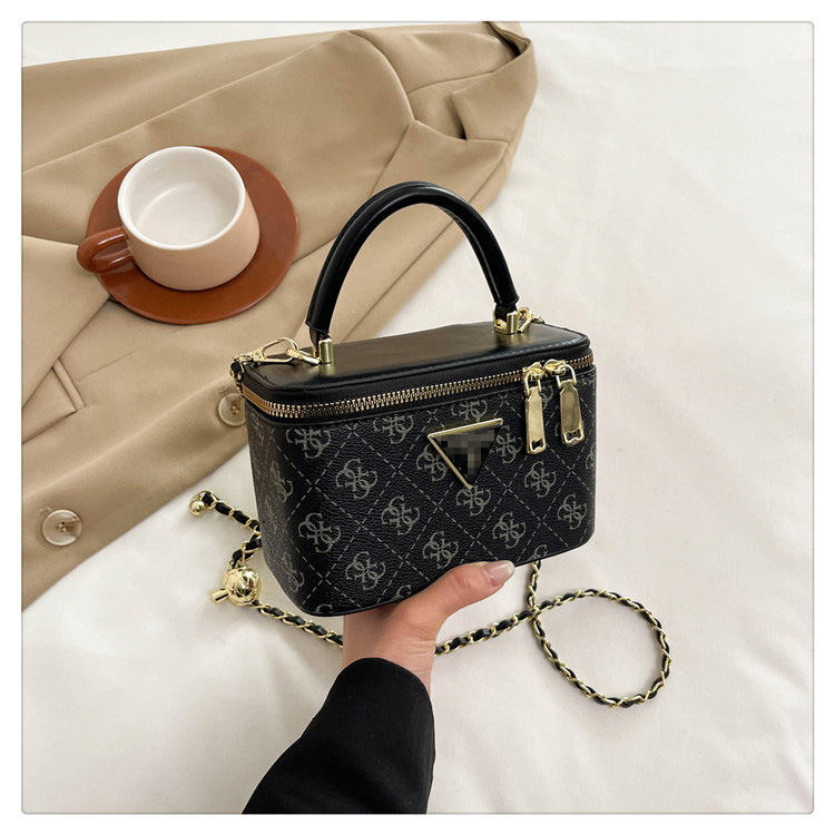 Bolso pequeño con hilo de bordar Lingge Mujer 2025 Nuevo estilo popular Bolso bandolera de cadena salvaje Bolso cuadrado pequeño de moda transfronteriza