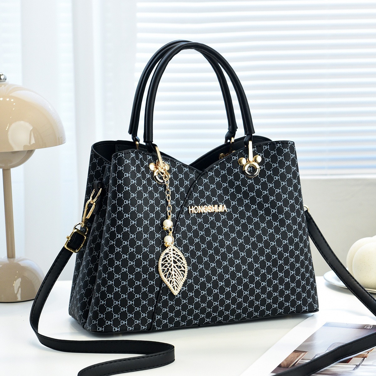 Bolso de mano de mujer retro, mujer 2025, nueva bolsa de madres de mediana edad, nueva bolsa de mujer de gran capacidad, bolso de hombro