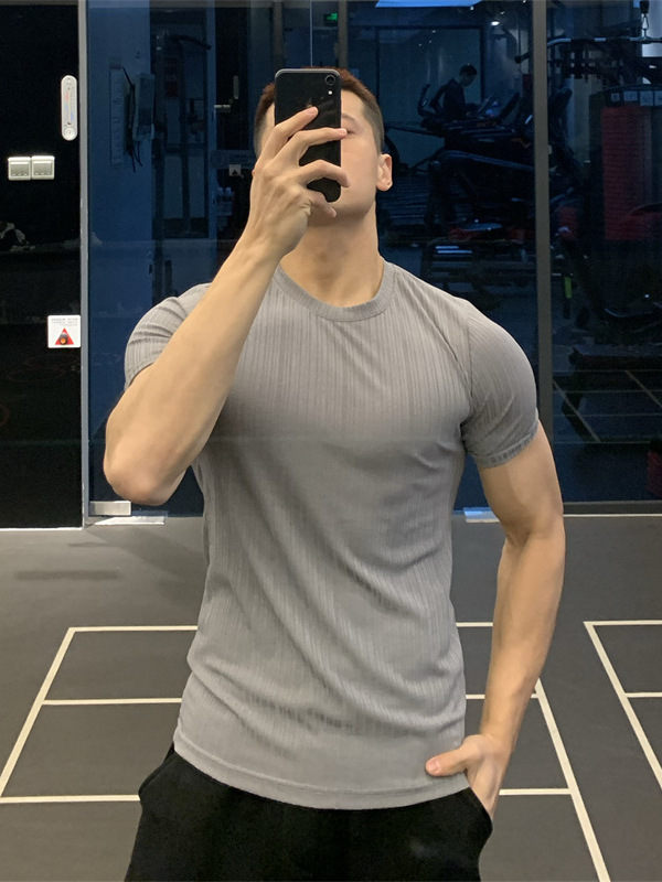 Camisas menos ropa nueva camiseta de manga corta para hombres de verano coreano simple chaqueta de media manga estilo de Hong Kong relajado ocio