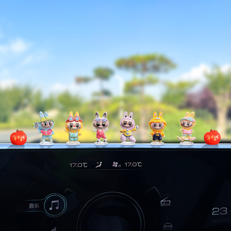 新しい女装ラブブ装飾品車のセンターコンソール装飾品ラブブ電気自動車コンピュータ画面装飾|undefined