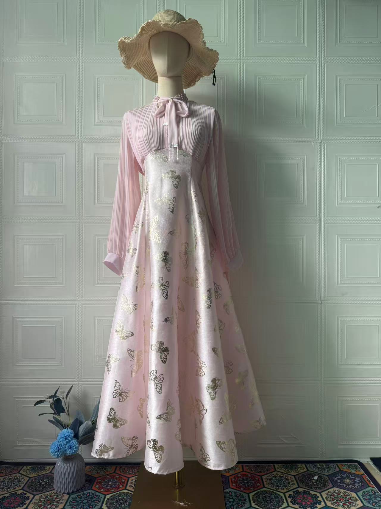 European American 2025 Spring Elegant And Noble Long-Sleeved Dynamic Romantic Style Gold-Embossed Long Dress For_ecoleips.com