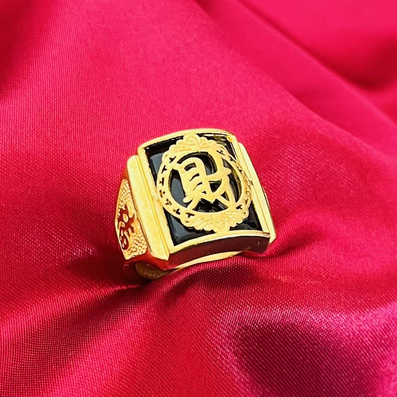 黄銅の金メッキの福の金儲けの指輪の男性の多種類の車の花は宝の蛇口の関公の戒子の金メッキの指輪を招きます。