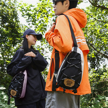 ɽϵ�����ذ��Еr�г���ͨ��б����\���T�б���Ů�p����ɽ�μ��