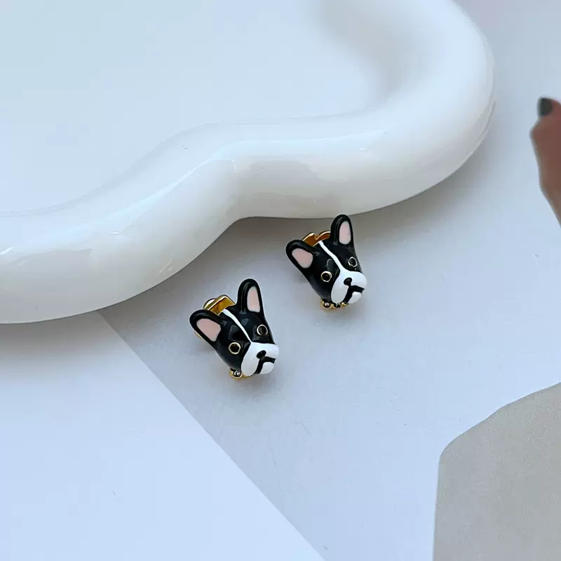 新款时尚轻奢通勤小众设计创意可爱小狗造型镶嵌珐琅釉金属耳钉