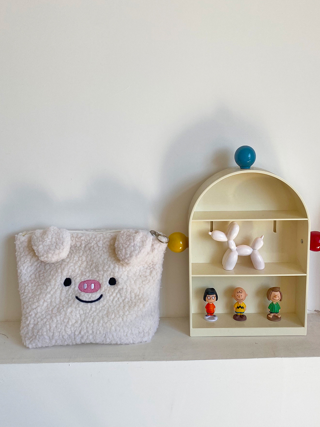 Bolsas de maquillaje bordadas de dibujos animados en otoño y invierno nuevos bolsas de peluche lindas bolsas de almacenamiento de maquillaje portátiles bolsas de lavado