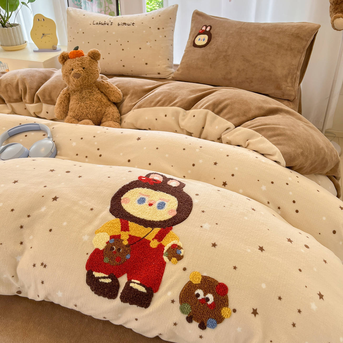 Invierno de dibujos animados de leche de seda cama de cuatro piezas en invierno de seda de coral calentamiento sábanas cubiertas de cama de tres piezas