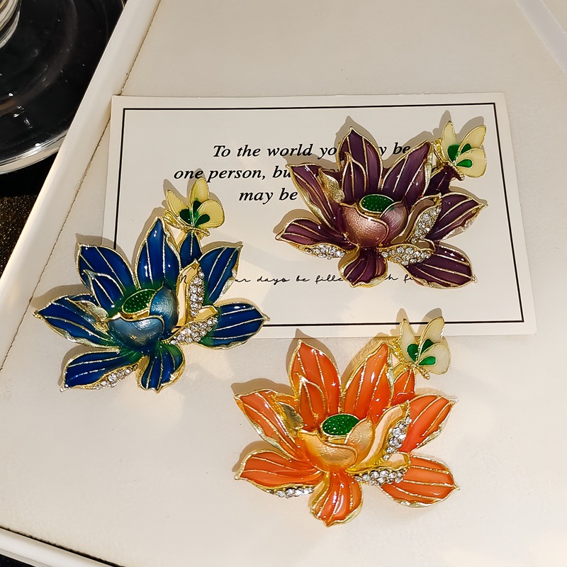 Retro Fashion Enamel Butterfly Lotus Brooch for Women, High-End and Elegant, Plant-Themed Brooch, Suitable for Cheongsam and Hanfu Accessories