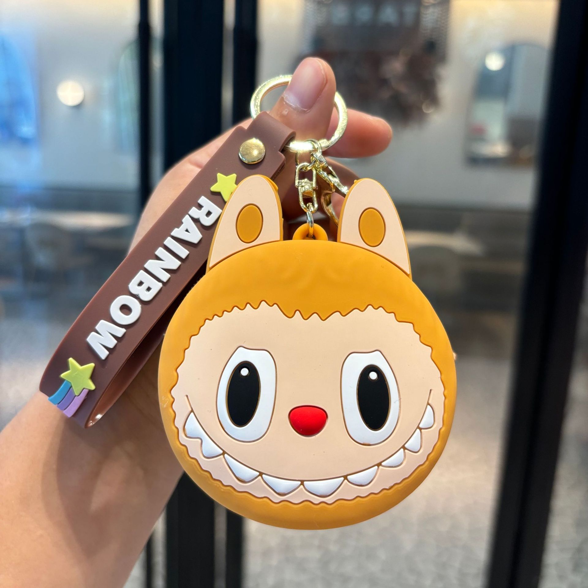 サンリオの小銭入れのキーホルダーが可愛いです。