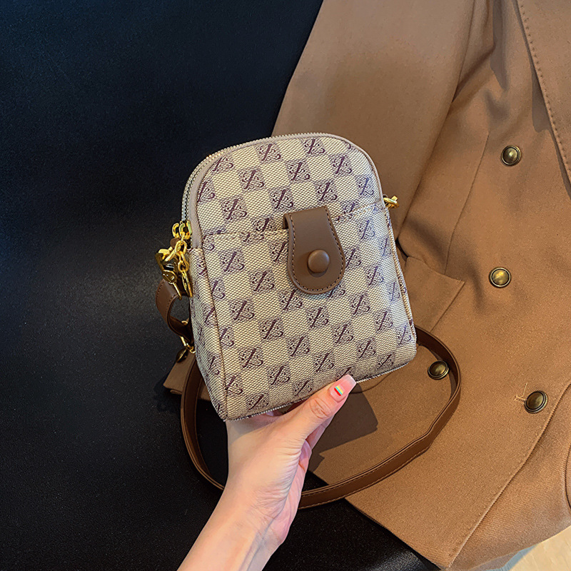 批發外貿女包包2023新款時尚跨境熱銷斜跨小方包百搭單肩包手機包