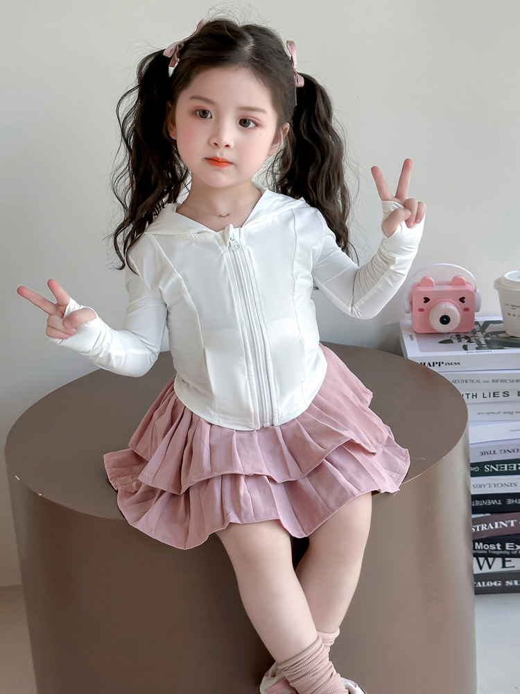 Ropa de protección solar para niñas verano 2025 nuevo estilo para niños, ropa occidental, seda de hielo, abrigo de protección UV al aire libre para bebés femeninos